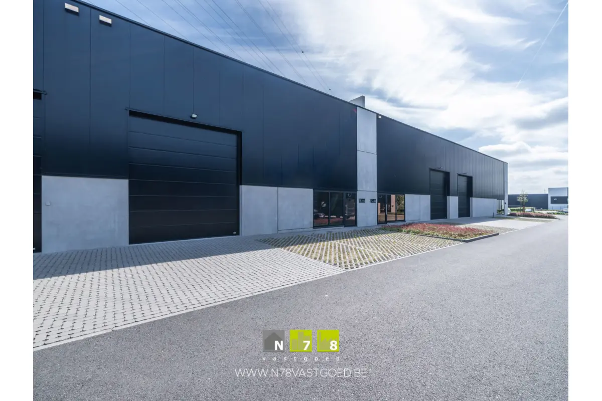 Handelszaak te  koop in Genk 3600 361775.00€  slaapkamers 249.00m² - Zoekertje 767660