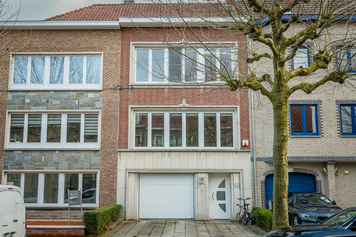 Huis te  huur in Ukkel 1180 2300.00€ 4 slaapkamers 219.00m² - Zoekertje 767927