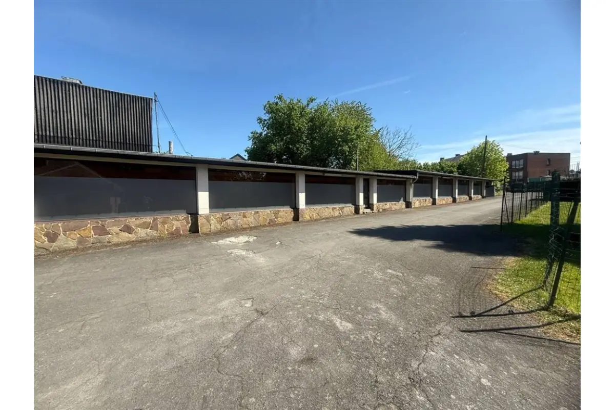 Commerce à louer à Gilly 6060 600.00€  chambres 107.00m² - annonce 767937