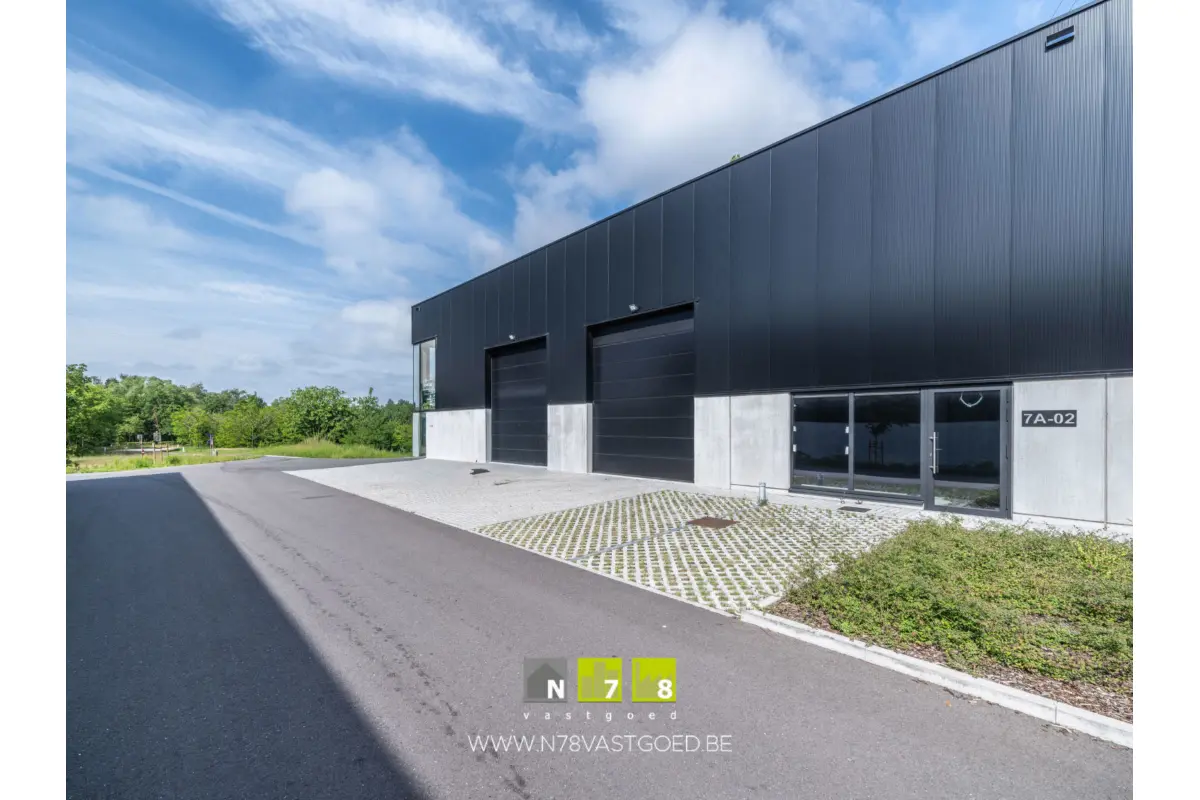 Handelszaak te  koop in Genk 3600 325605.00€  slaapkamers 221.00m² - Zoekertje 767661