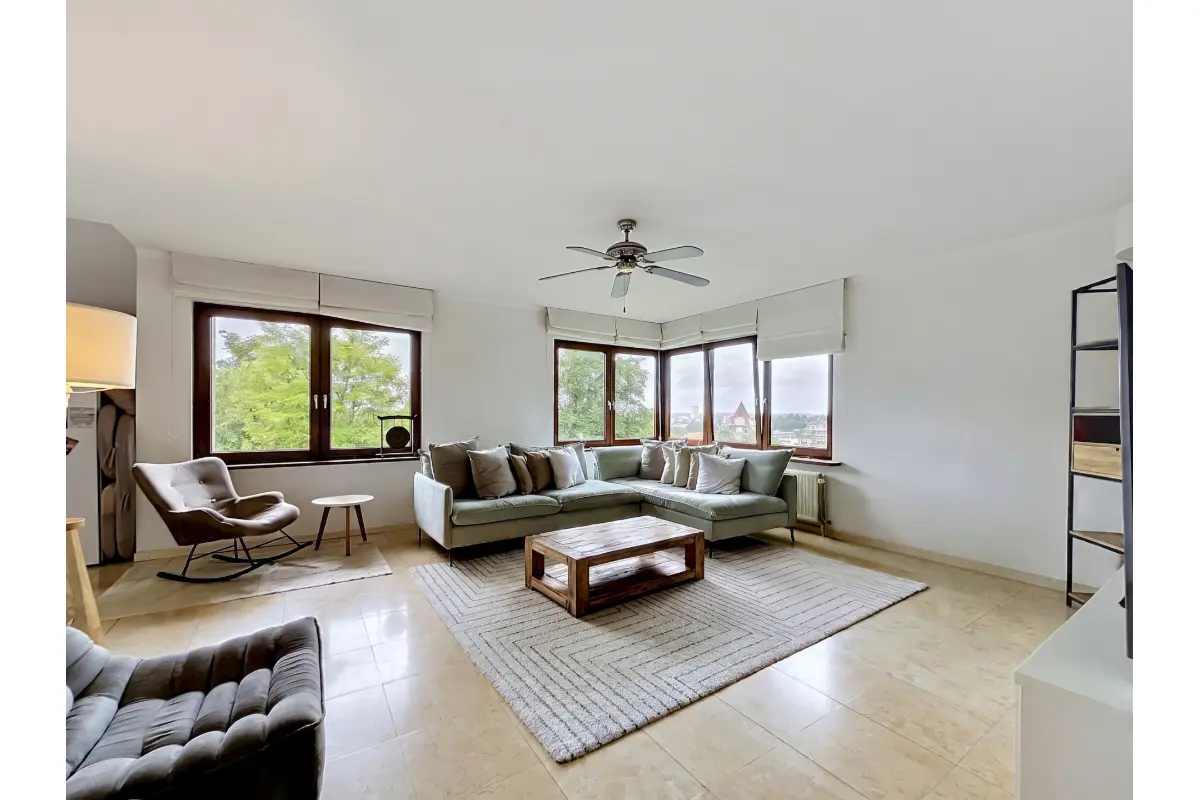 Appartement te  huur in Ukkel 1180 3000.00€ 5 slaapkamers 200.00m² - Zoekertje 768084