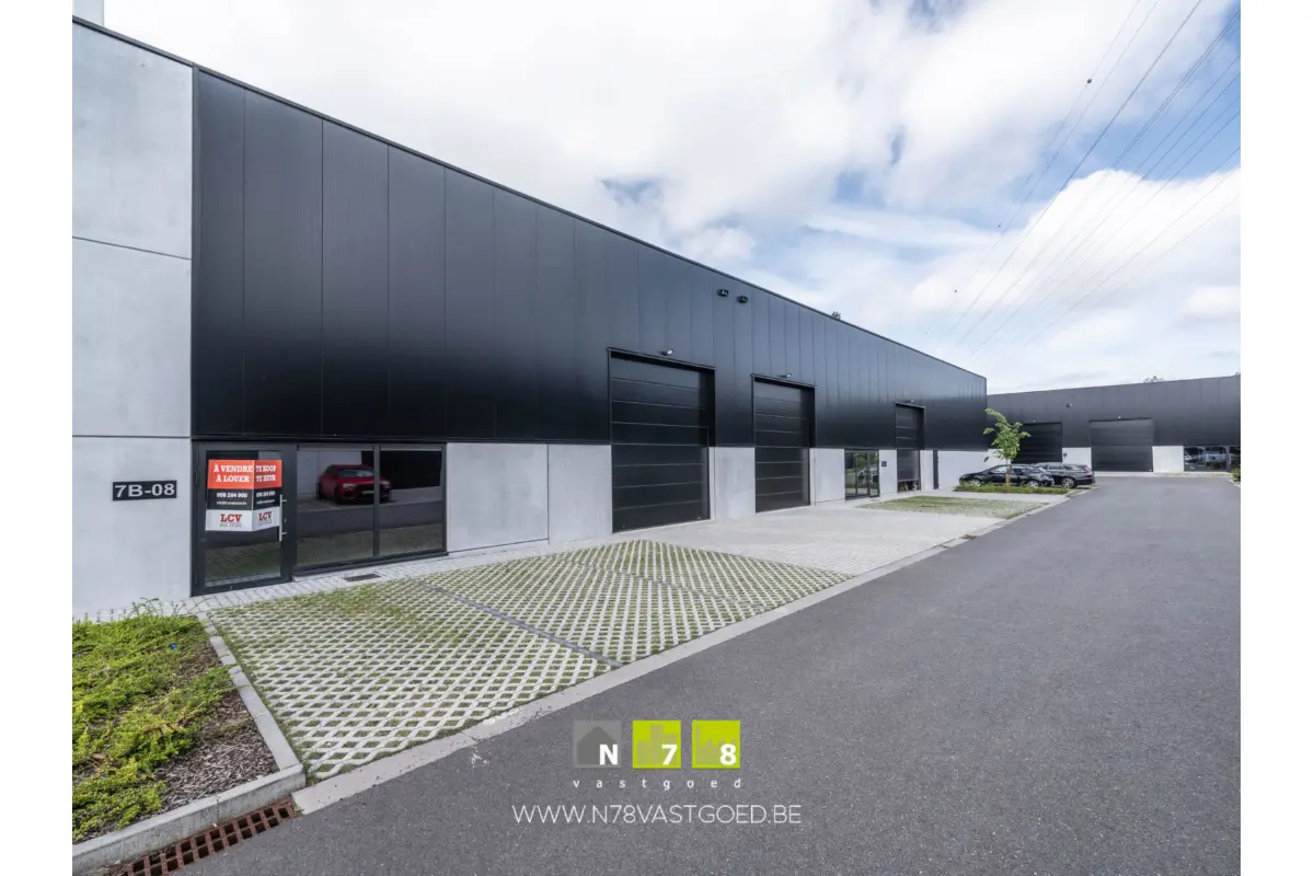 Handelszaak te  koop in Genk 3600 361775.00€  slaapkamers 249.00m² - Zoekertje 767658