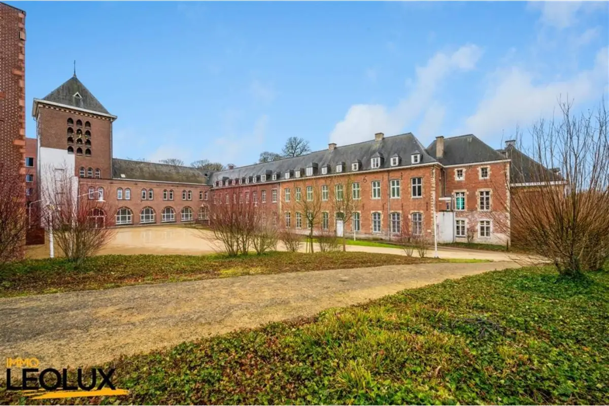 Commerce à louer à Grand-Bigard 1702 1942.00€  chambres 172.66m² - annonce 768208