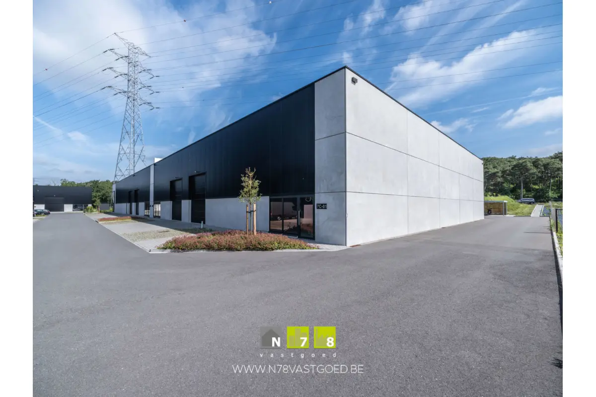 Handelszaak te  koop in Genk 3600 507950.00€  slaapkamers 352.00m² - Zoekertje 767659