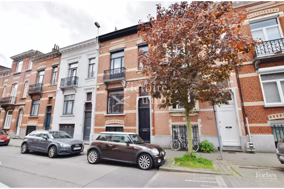 Huis te  huur in Etterbeek 1040 3290.00€ 4 slaapkamers 233.00m² - Zoekertje 769178