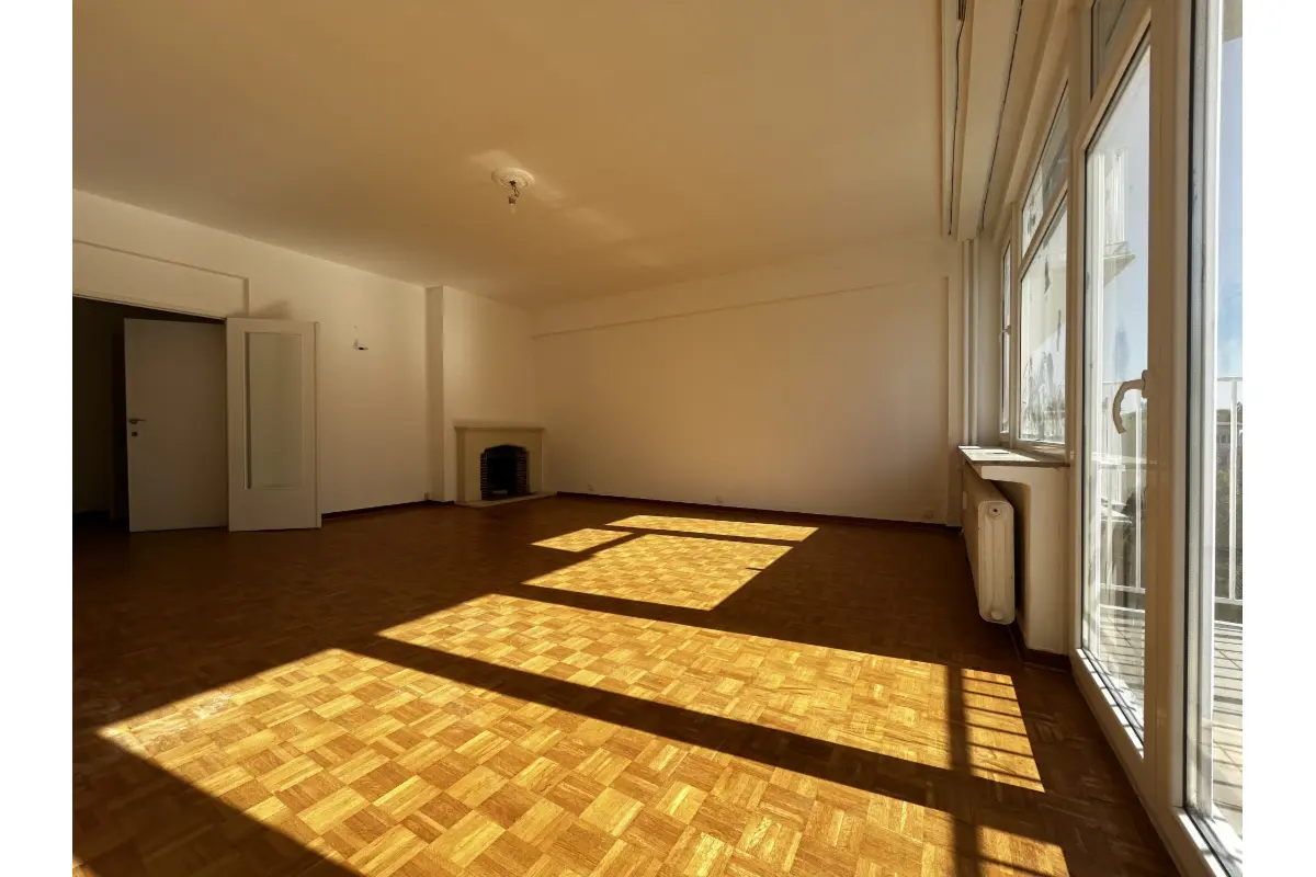 Appartement te  in Elsene 1050 1650.00€ 3 slaapkamers 115.00m² - Zoekertje 769346
