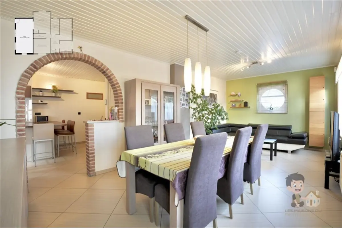 Villa te  koop in Bouffioulx 6200 379000.00€ 3 slaapkamers 166.00m² - Zoekertje 769558