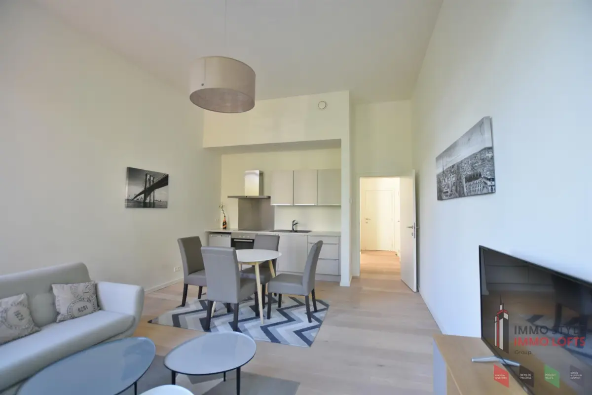 Appartement te  koop in Brussel 1000 275000.00€ 1 slaapkamers 48.00m² - Zoekertje 769450