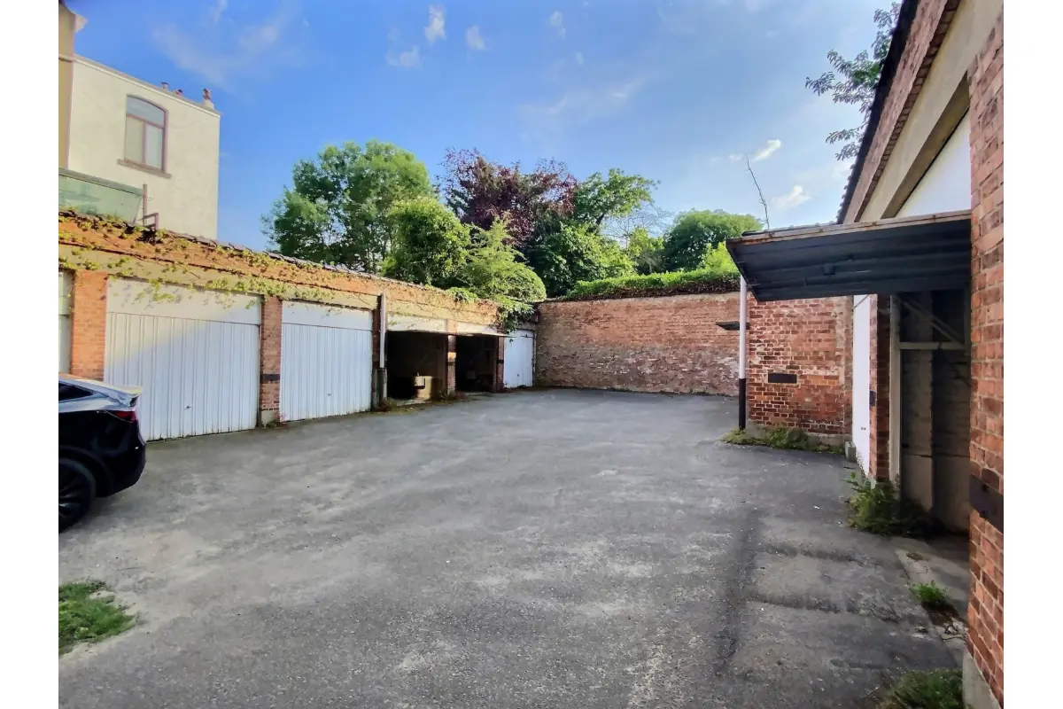 Parking & garage te  huur in Elsene 1050 135.00€  slaapkamers m² - Zoekertje 769830