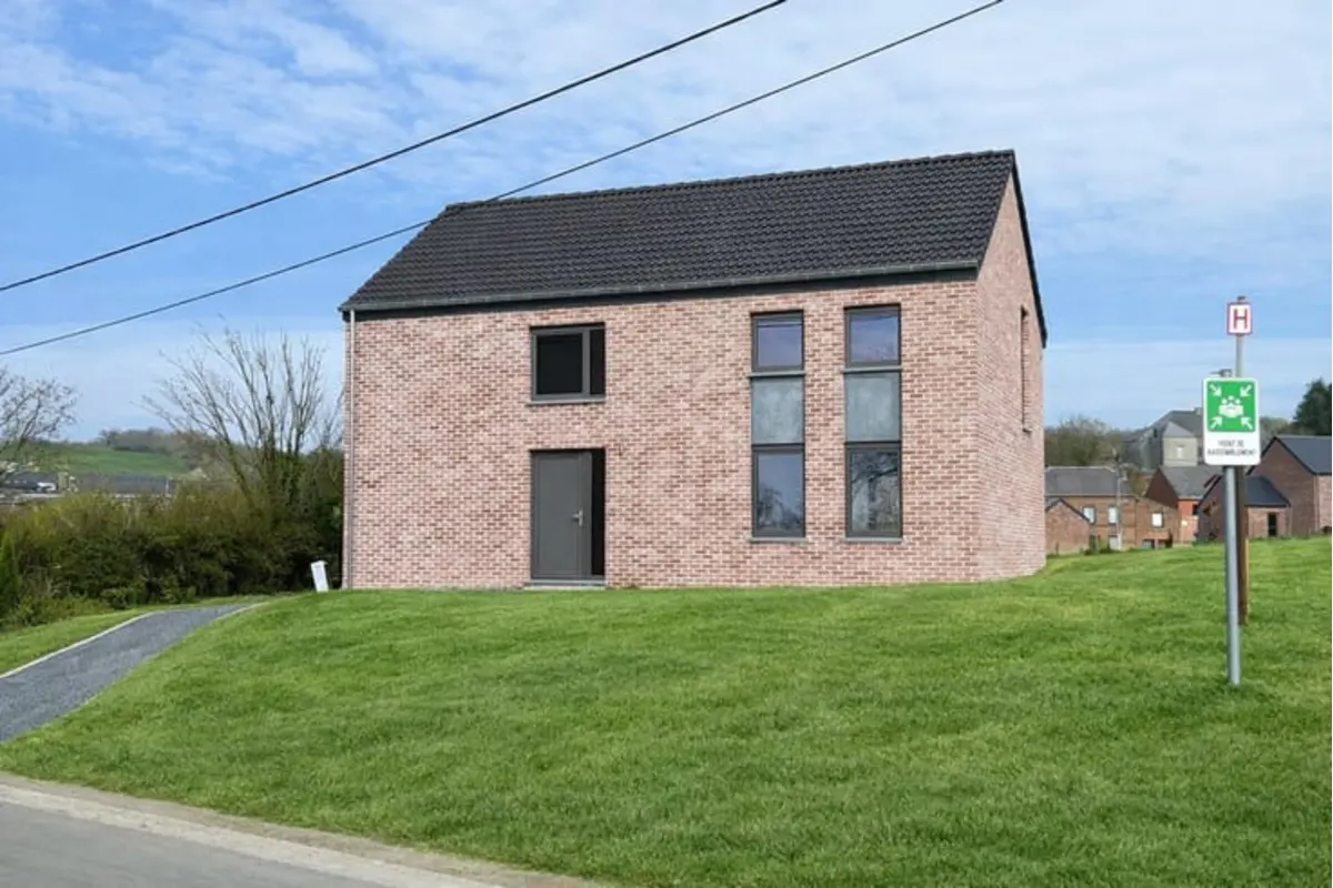Villa te  koop in Feschaux 5570 310000.00€ 4 slaapkamers 165.00m² - Zoekertje 769600