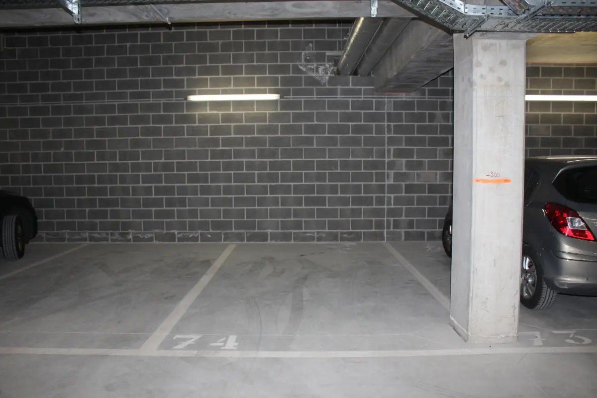 Parking & garage te  huur in Rixensart 1330 85.00€  slaapkamers m² - Zoekertje 769892