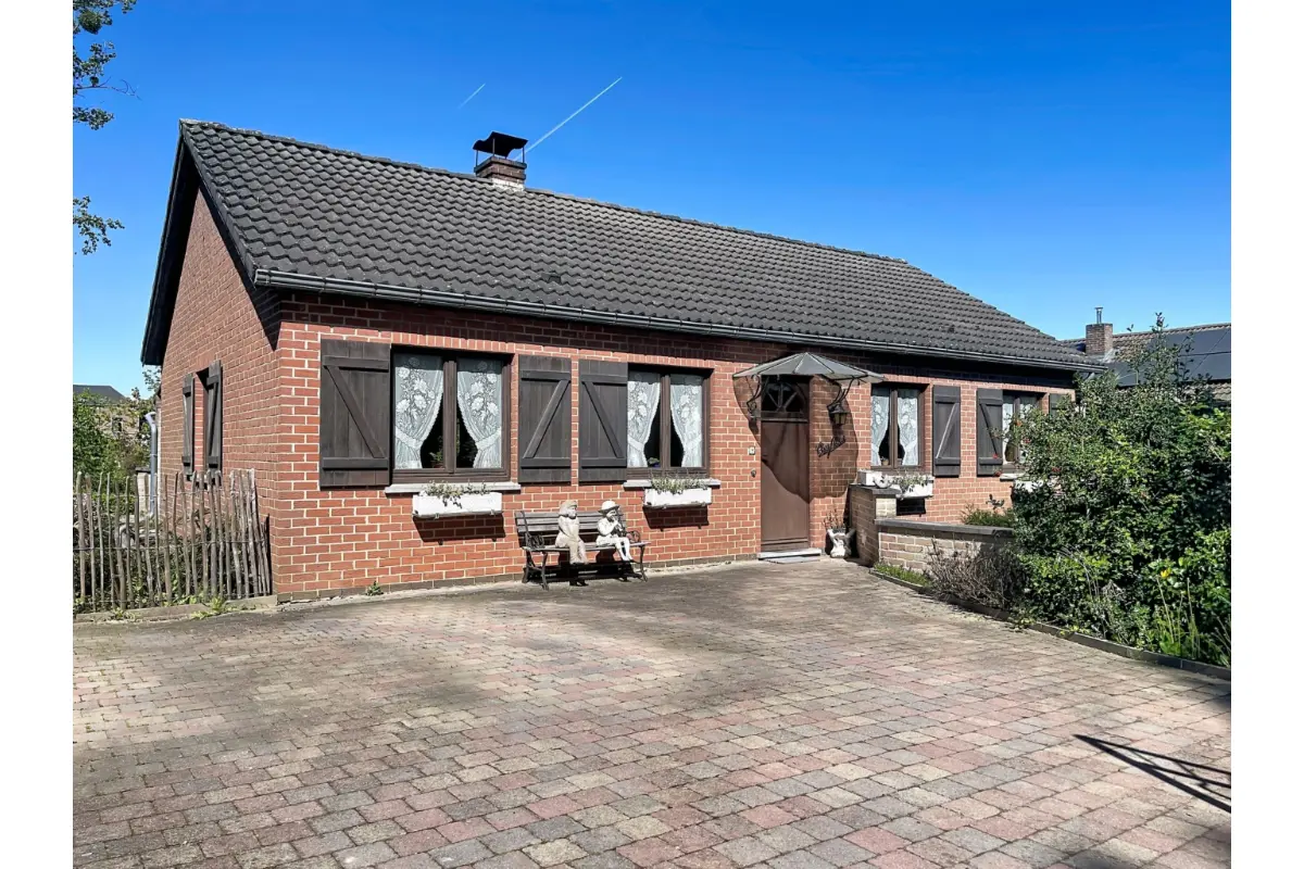 Huis te  in Court-Saint-Etienne 1490 400000.00€ 3 slaapkamers 180.00m² - Zoekertje 769355