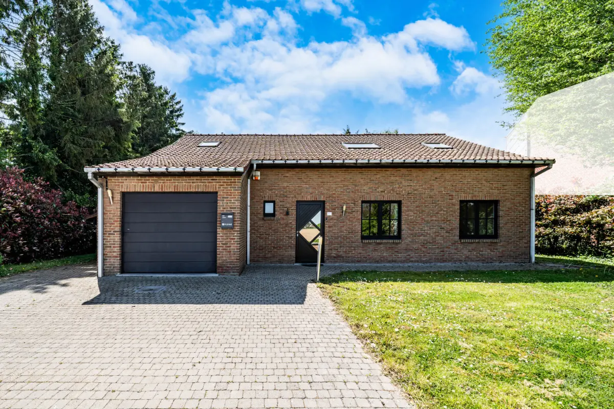 Villa te  koop in Aat 7800 375000.00€ 5 slaapkamers 222.00m² - Zoekertje 769994