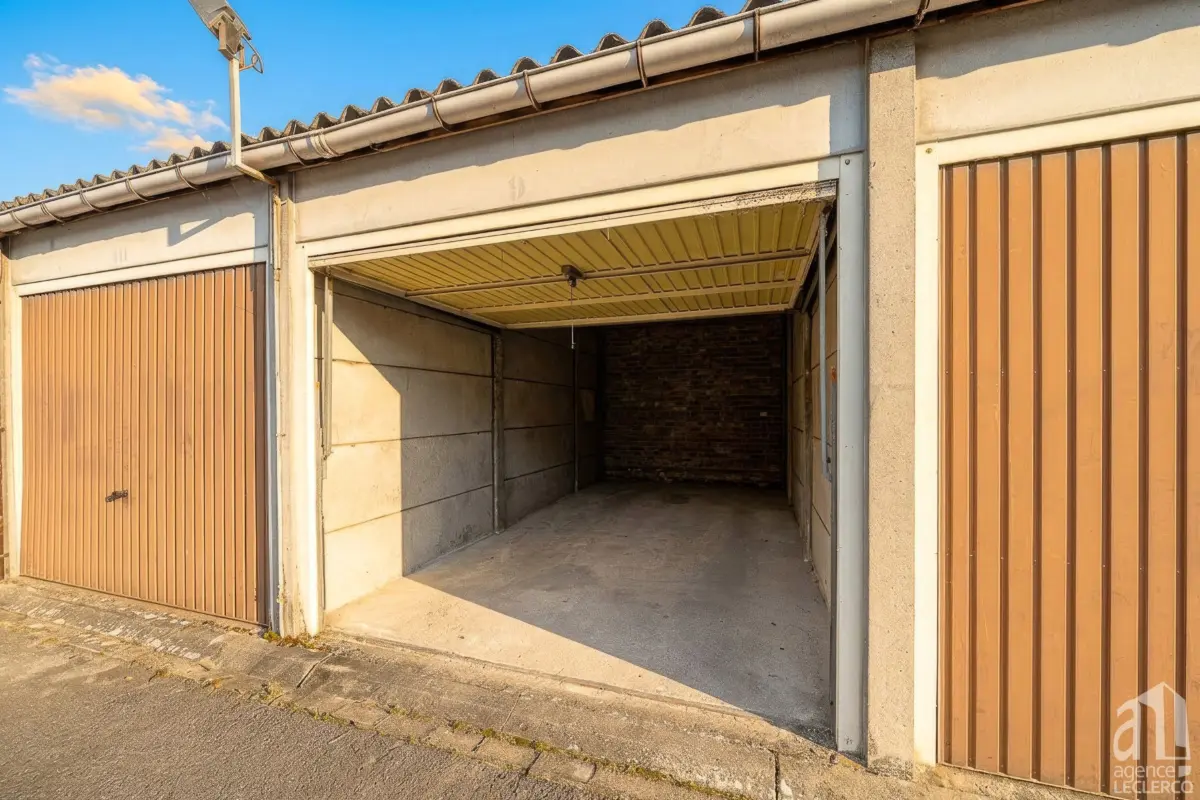 Parking & garage te  huur in Doornik 7500 80.00€  slaapkamers m² - Zoekertje 769334