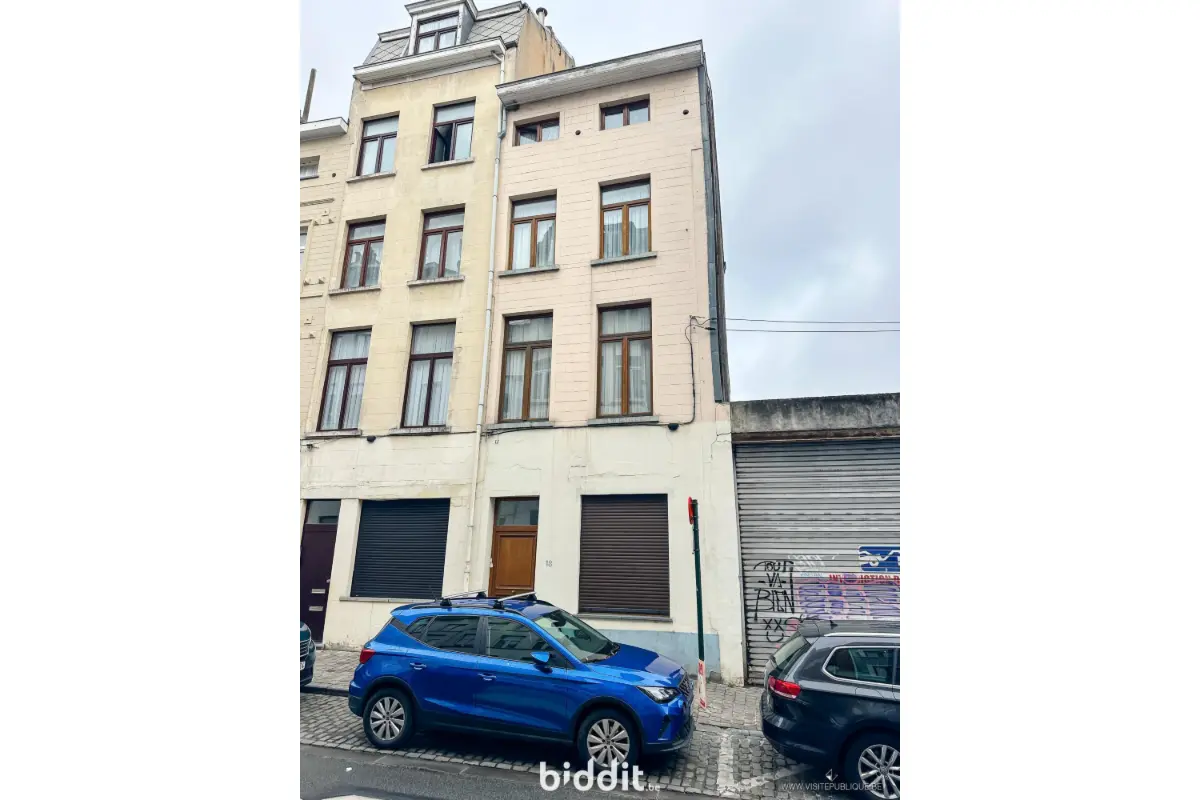 Huis te  koop in Brussel 1000 300000.00€ 7 slaapkamers m² - Zoekertje 769453