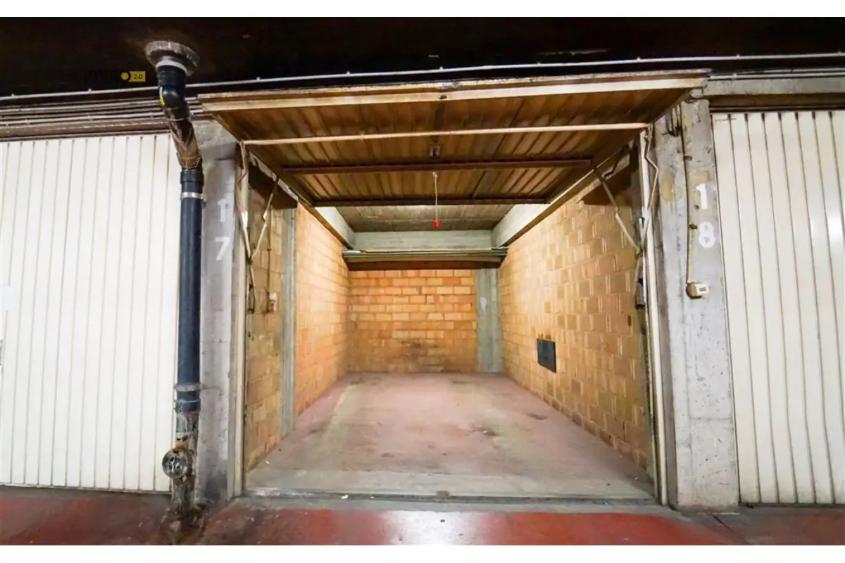 Parking te  koop in Anderlecht 1070 25000.00€  slaapkamers m² - Zoekertje 769676