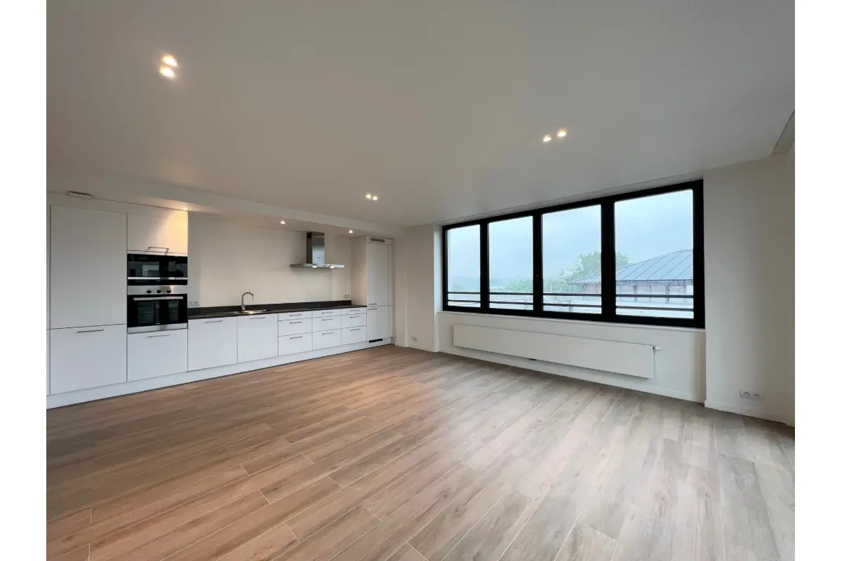 Appartement te  huur in Ukkel 1180 1270.00€ 2 slaapkamers 95.00m² - Zoekertje 770777