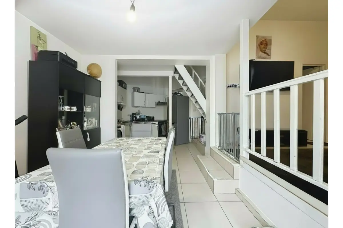 Appartement te  huur in Vorst 1190 980.00€ 2 slaapkamers 104.00m² - Zoekertje 777858