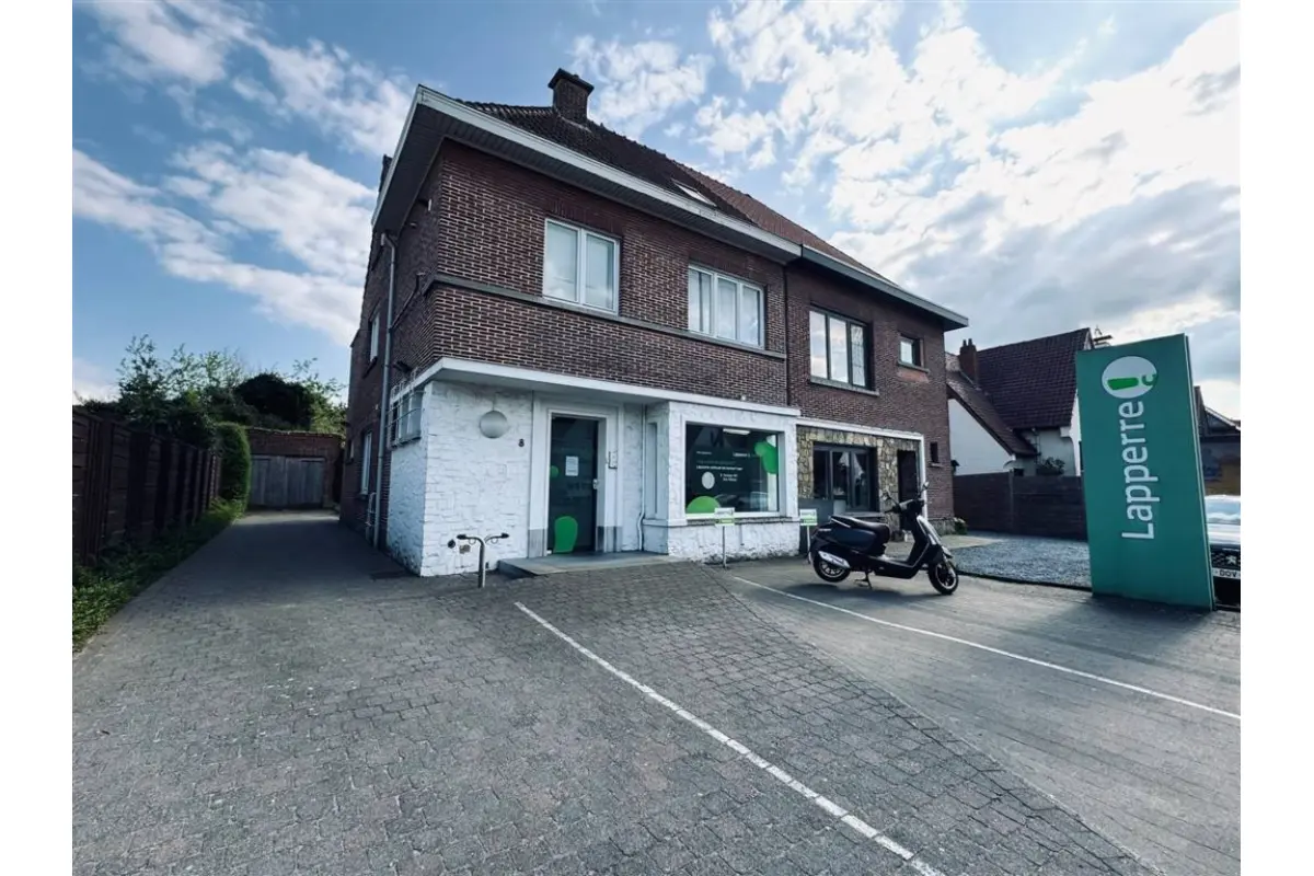 Commerce à louer à Saint-Nicolas 9100 1350.00€  chambres m² - annonce 770425