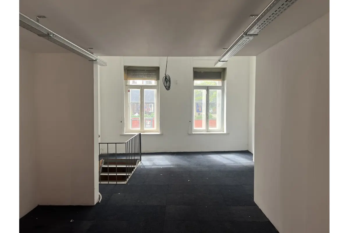 Handelszaak te  koop in Brussel 1000 125000.00€  slaapkamers 201.00m² - Zoekertje 771664