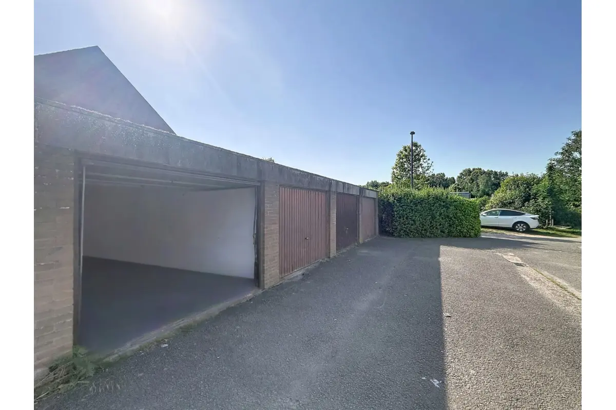 Parking & garage te  koop in Meise 1860 22000.00€  slaapkamers m² - Zoekertje 771802