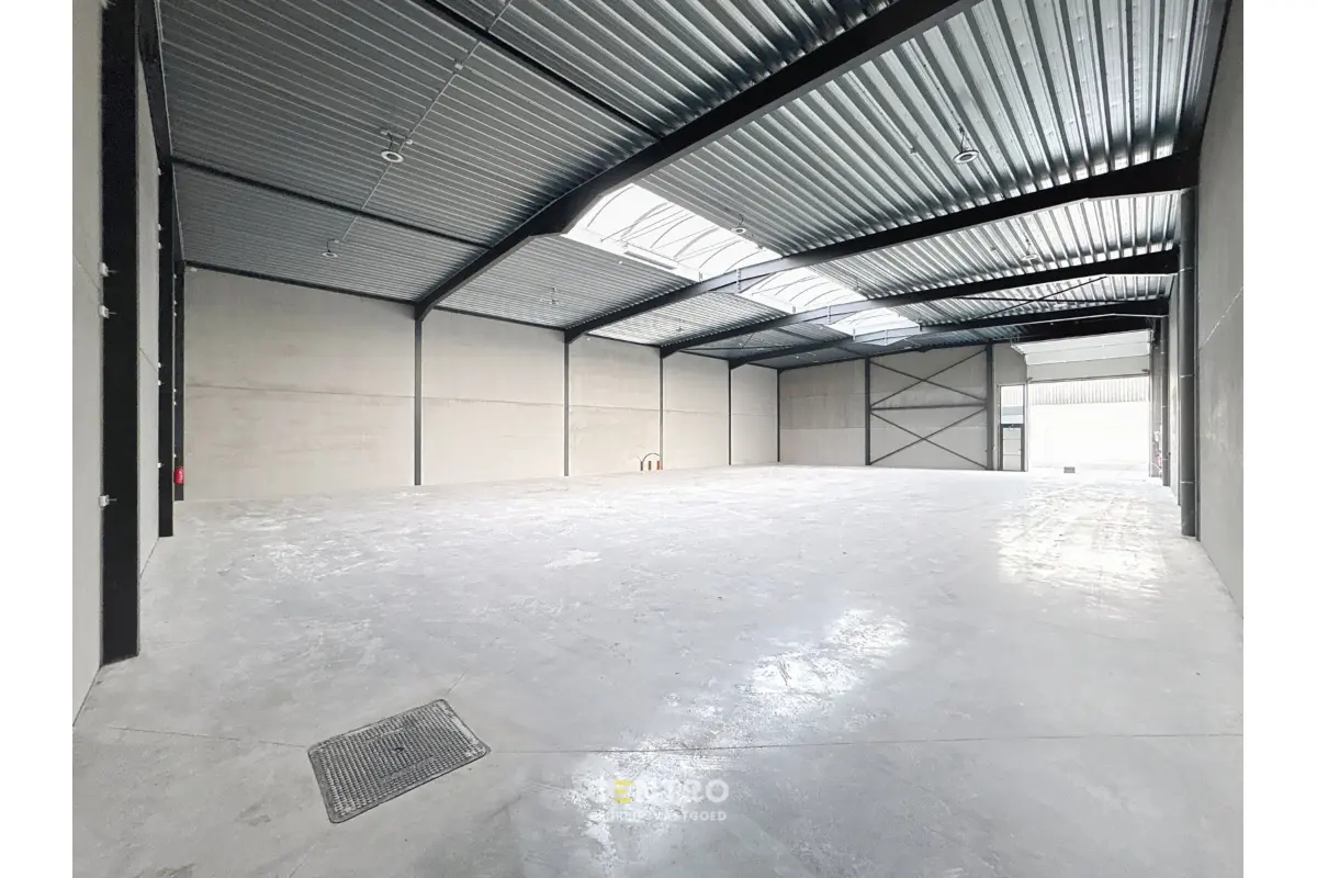 Commerce à louer à Oostkamp 8020 0.00€  chambres 511.00m² - annonce 772382