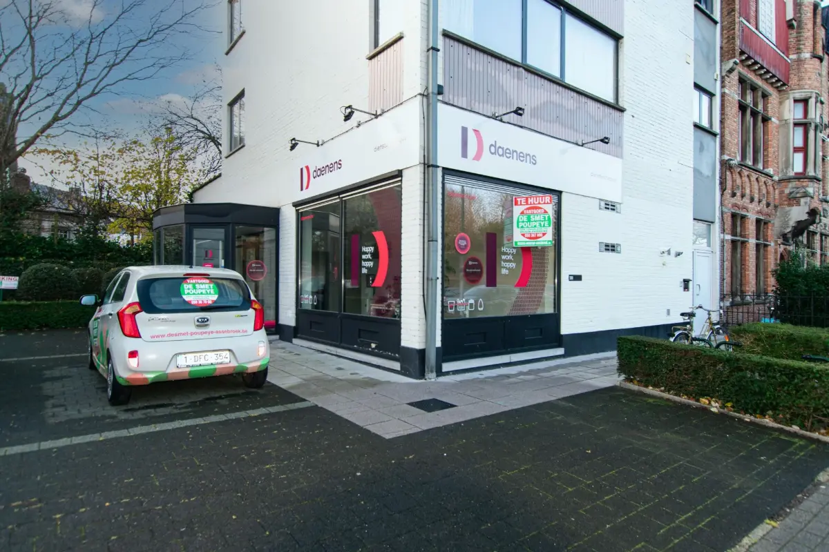 Commerce à louer à Assebroek 8310 995.00€ 0 chambres m² - annonce 772124