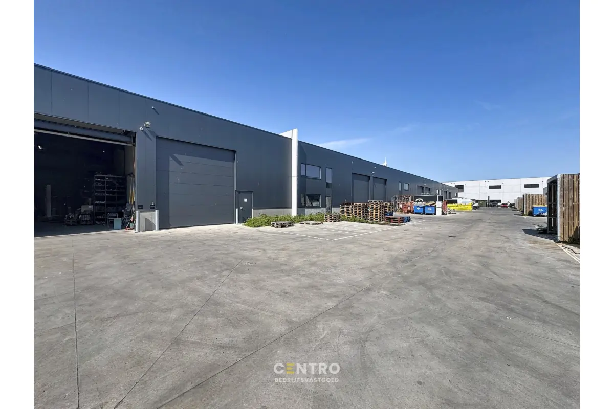 Commerce à louer à Bruges 8000 925.00€  chambres 185.00m² - annonce 772381