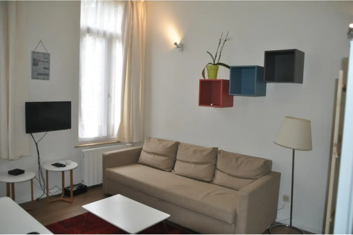 Appartement te  huur in Elsene 1050 800.00€  slaapkamers m² - Zoekertje 772526