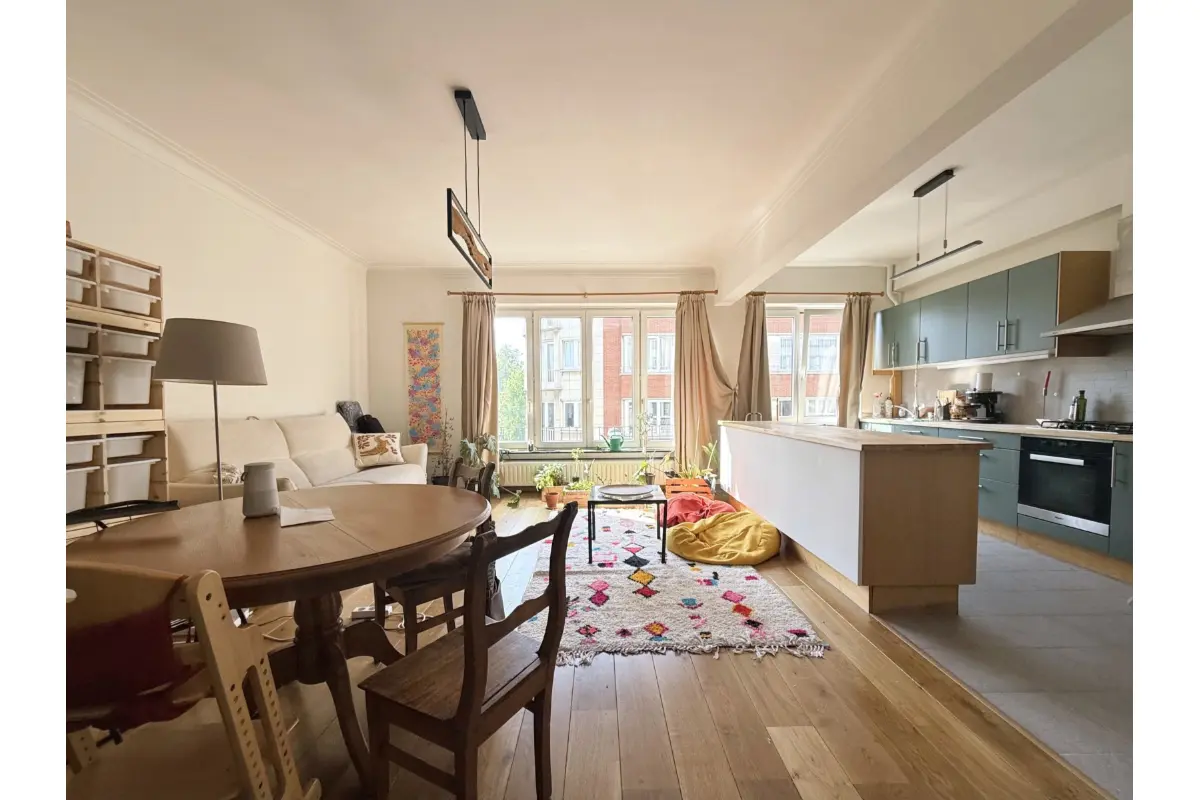 Appartement te  in Elsene 1050 1100.00€ 1 slaapkamers 81.00m² - Zoekertje 773280