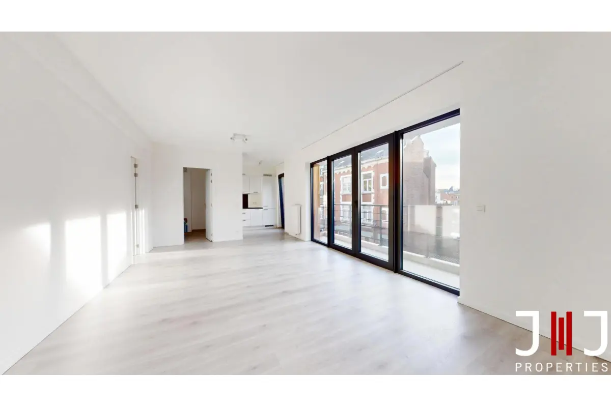 Appartement te  huur in Vorst 1190 1450.00€ 3 slaapkamers 101.00m² - Zoekertje 773284