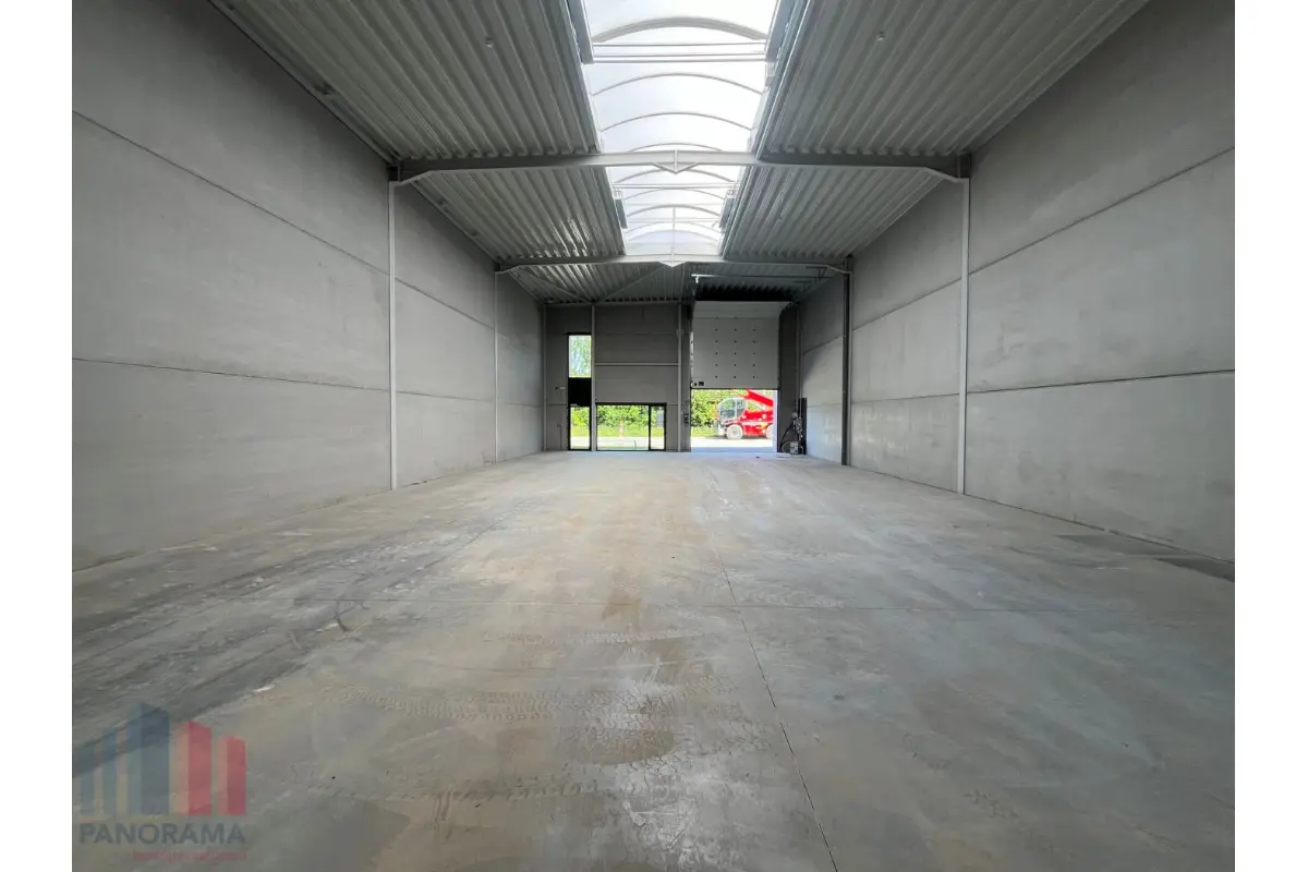 Commerce à louer à Denderleeuw 9470 2000.00€  chambres 300.00m² - annonce 773472