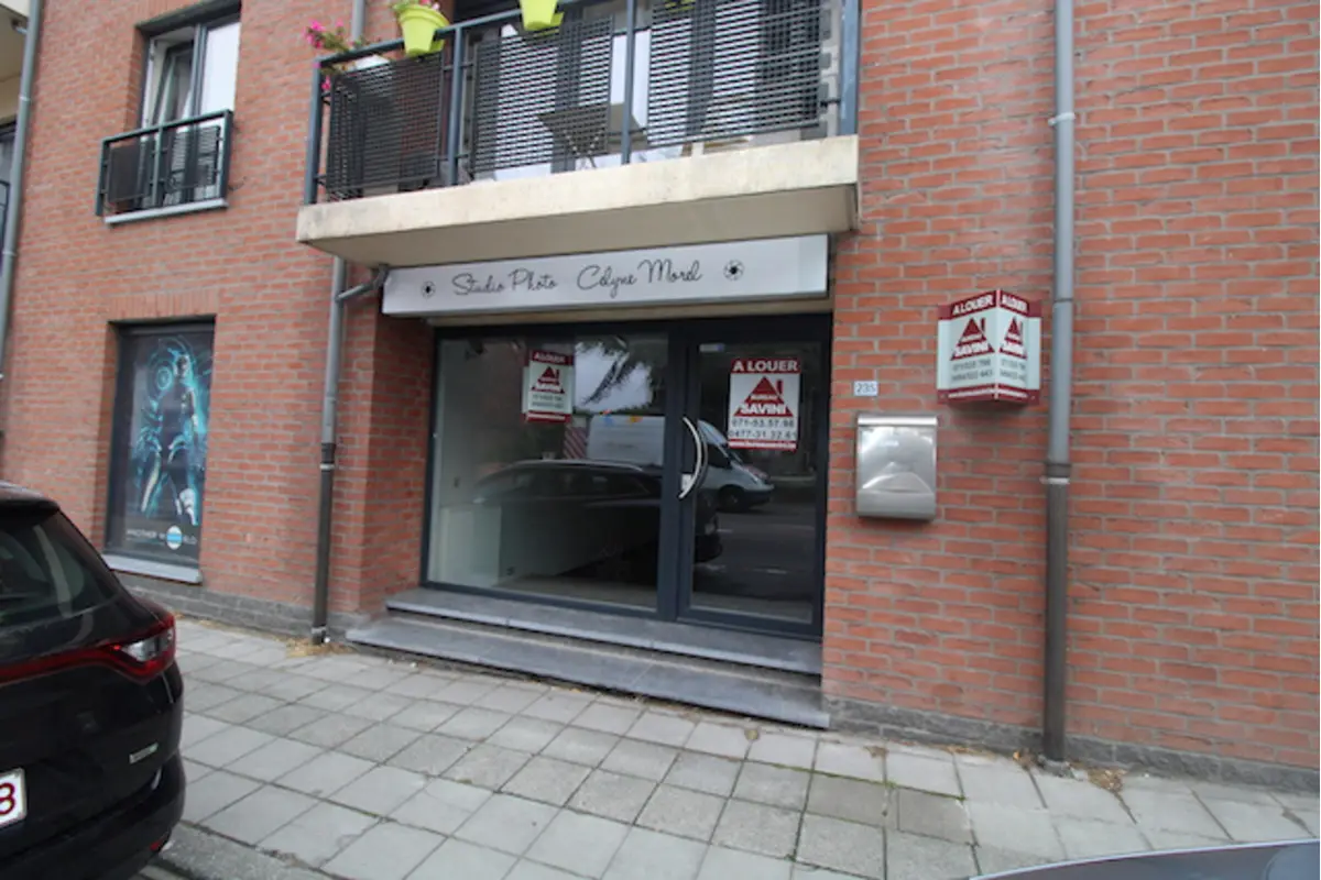 Commerce à louer à Mont-sur-Marchienne 6032 575.00€  chambres 40.00m² - annonce 773067