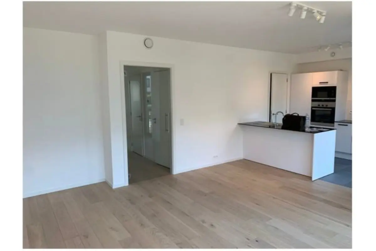 Appartement te  huur in Ukkel 1180 1350.00€ 2 slaapkamers 84.00m² - Zoekertje 773057