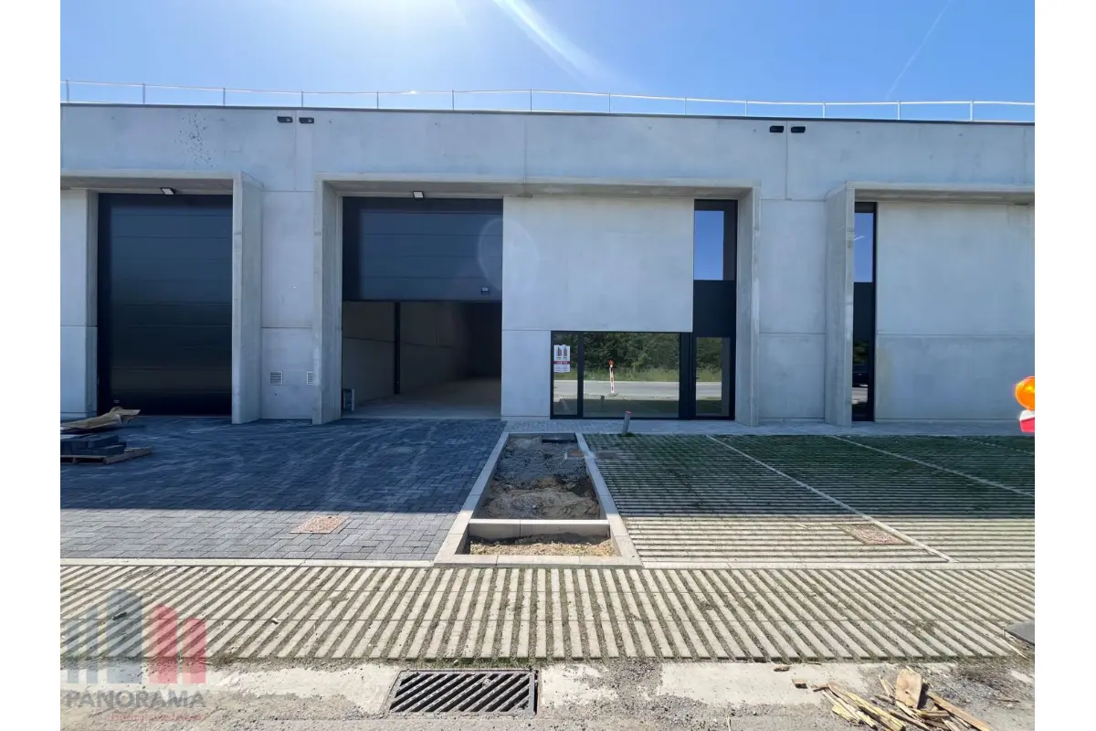 Commerce à louer à Alost 9300 2000.00€  chambres 300.00m² - annonce 773473
