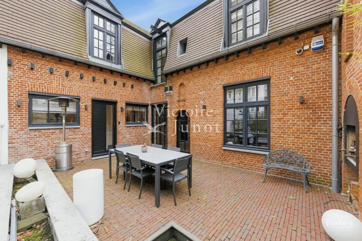 Huis te  in Brussel 1000 990000.00€ 4 slaapkamers 223.00m² - Zoekertje 772852
