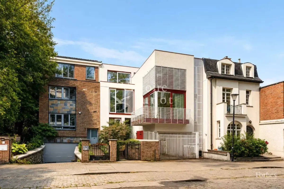 Huis te  in Ukkel 1180 3750.00€ 4 slaapkamers 300.00m² - Zoekertje 772854