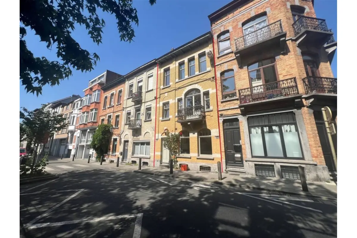 Huis te  koop in Etterbeek 1040 845000.00€ 5 slaapkamers 245.00m² - Zoekertje 773408