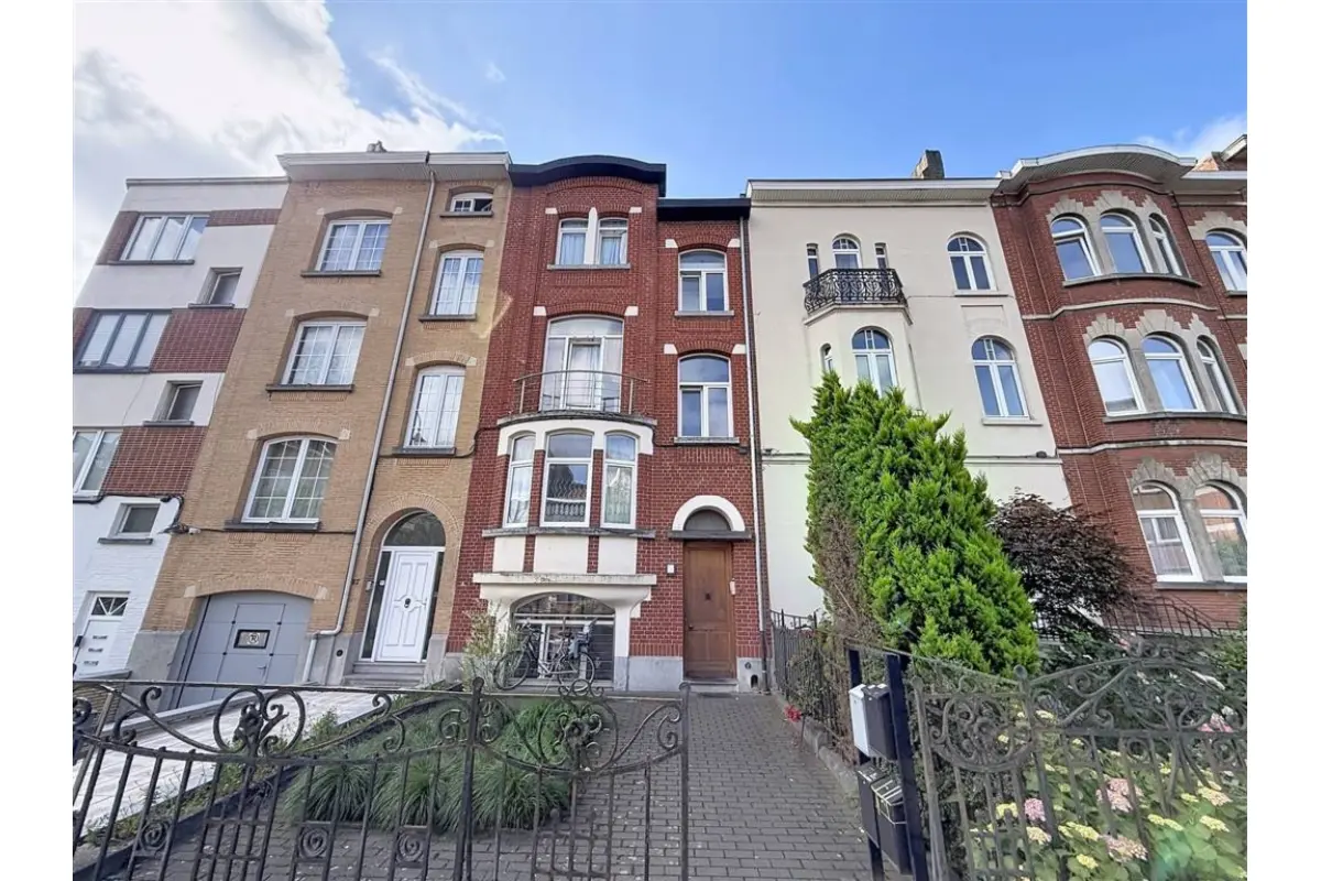 Commerce à vendre à Berchem-Sainte-Agathe 1082 765000.00€ 5 chambres 242.00m² - annonce 773104