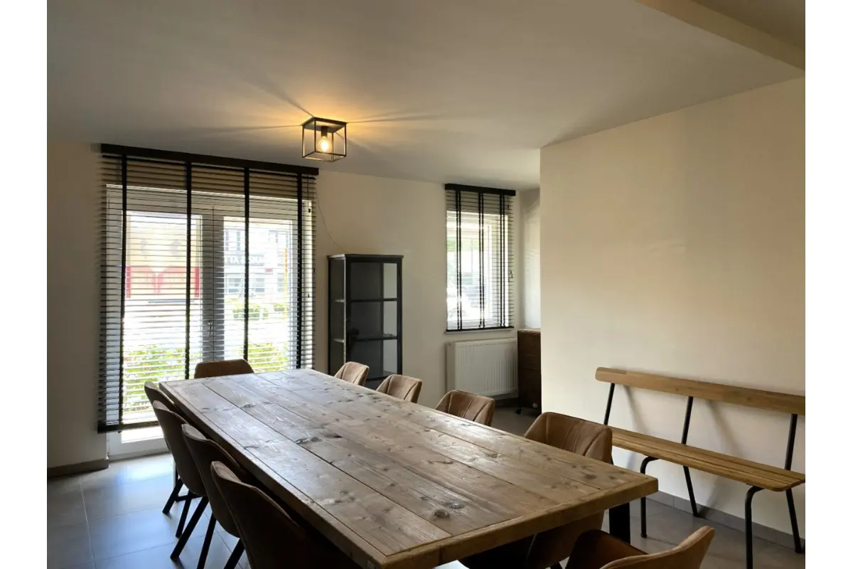 Commerce à louer à Beernem 8730 825.00€  chambres 89.00m² - annonce 773106