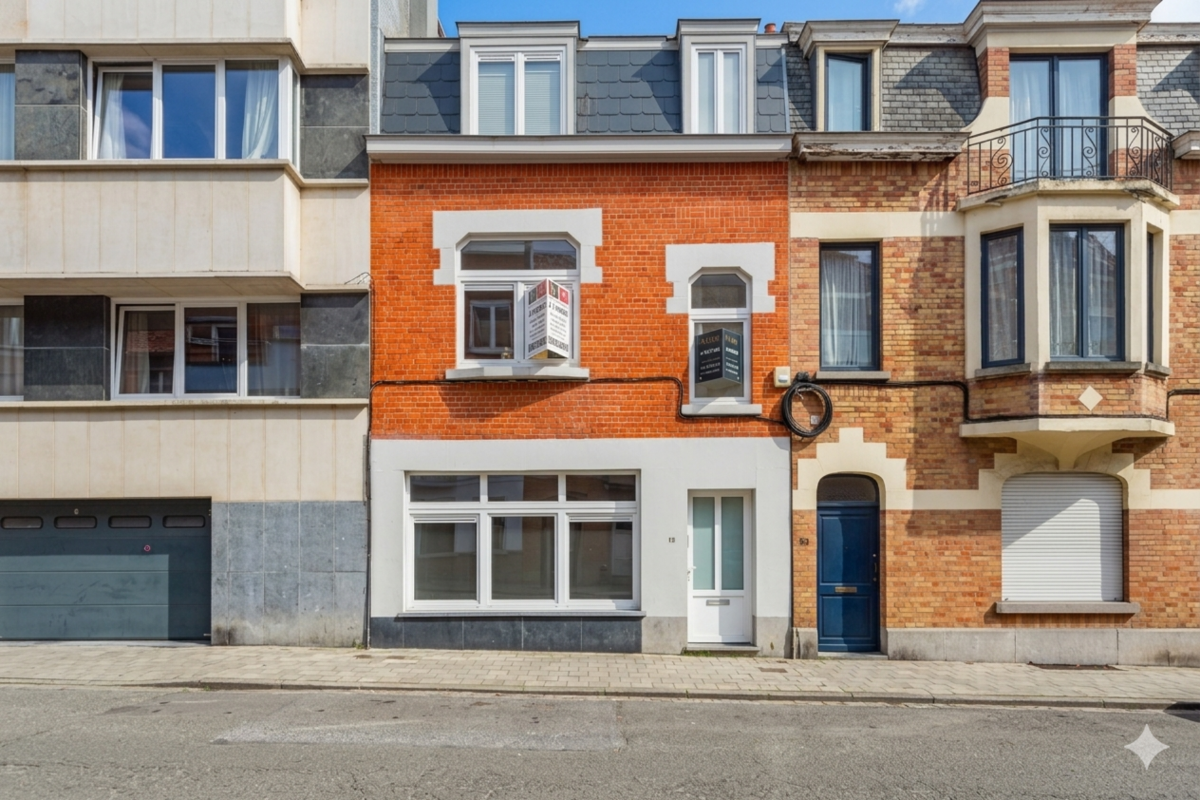 Huis te  in Sint-Lambrechts-Woluwe 1200 900000.00€ 4 slaapkamers 240.00m² - Zoekertje 772828