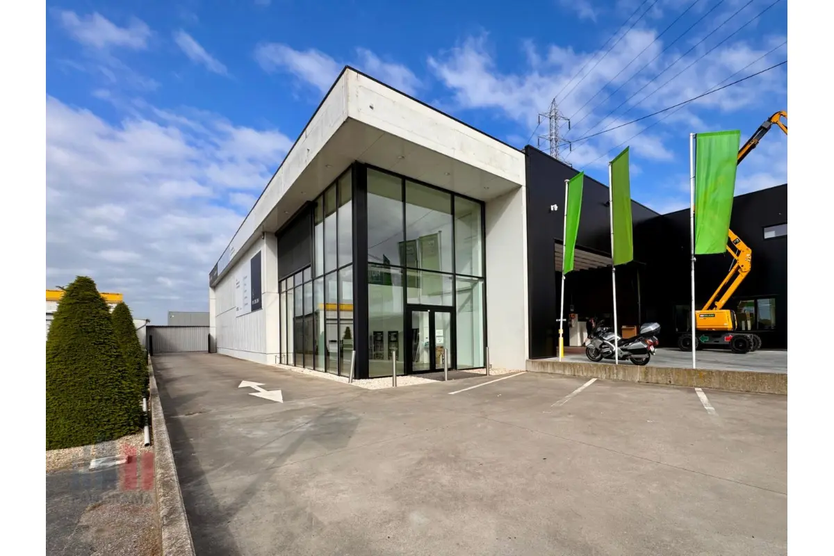 Commerce à louer à Roulers 8800 3550.00€  chambres 370.00m² - annonce 773457