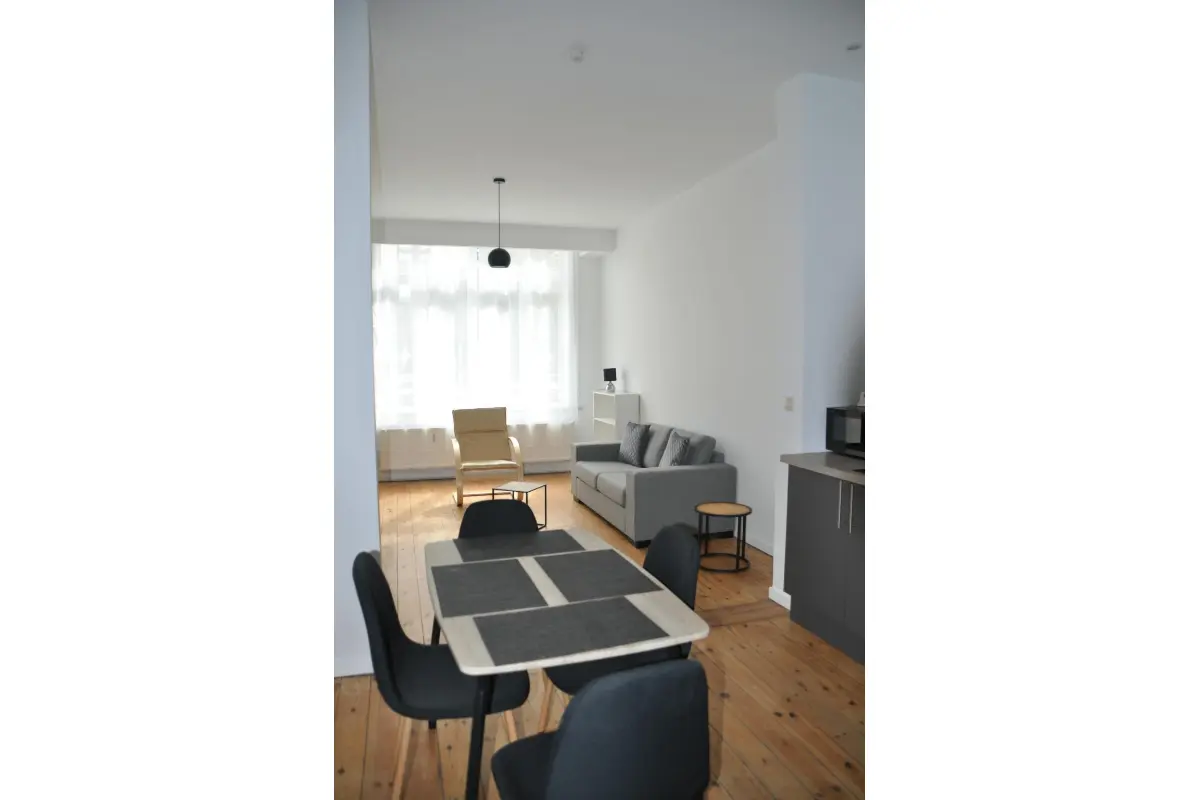 Appartement te  huur in Elsene 1050 1000.00€  slaapkamers m² - Zoekertje 773546