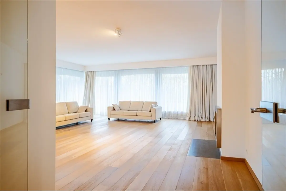 Appartement te  huur in Etterbeek 1040 2850.00€ 3 slaapkamers 180.00m² - Zoekertje 773728