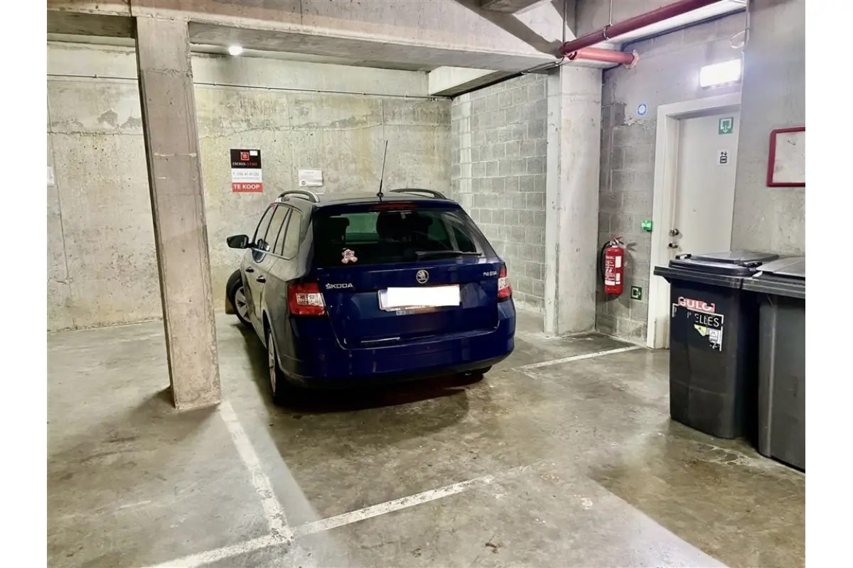 Parking / garage à louer à Bruxelles 1000 125.00€  chambres m² - annonce 773957