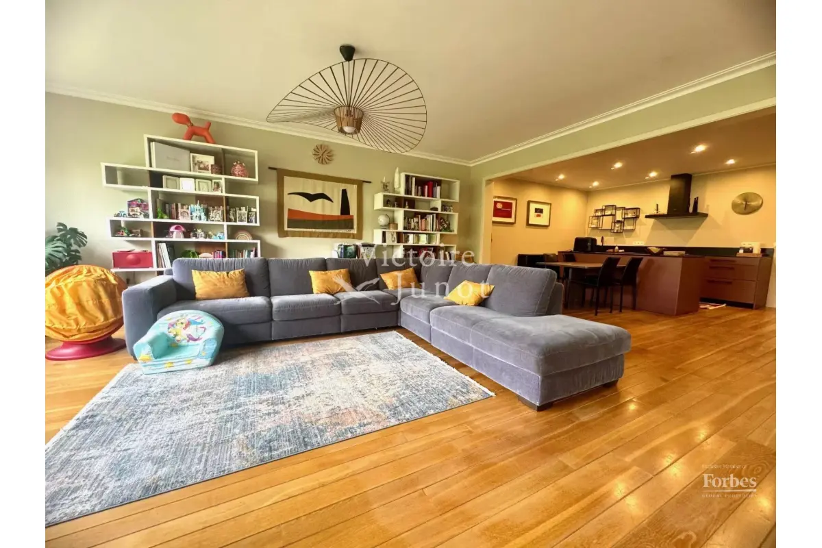 Appartement te  huur in Vorst 1190 3200.00€ 4 slaapkamers 185.00m² - Zoekertje 774469
