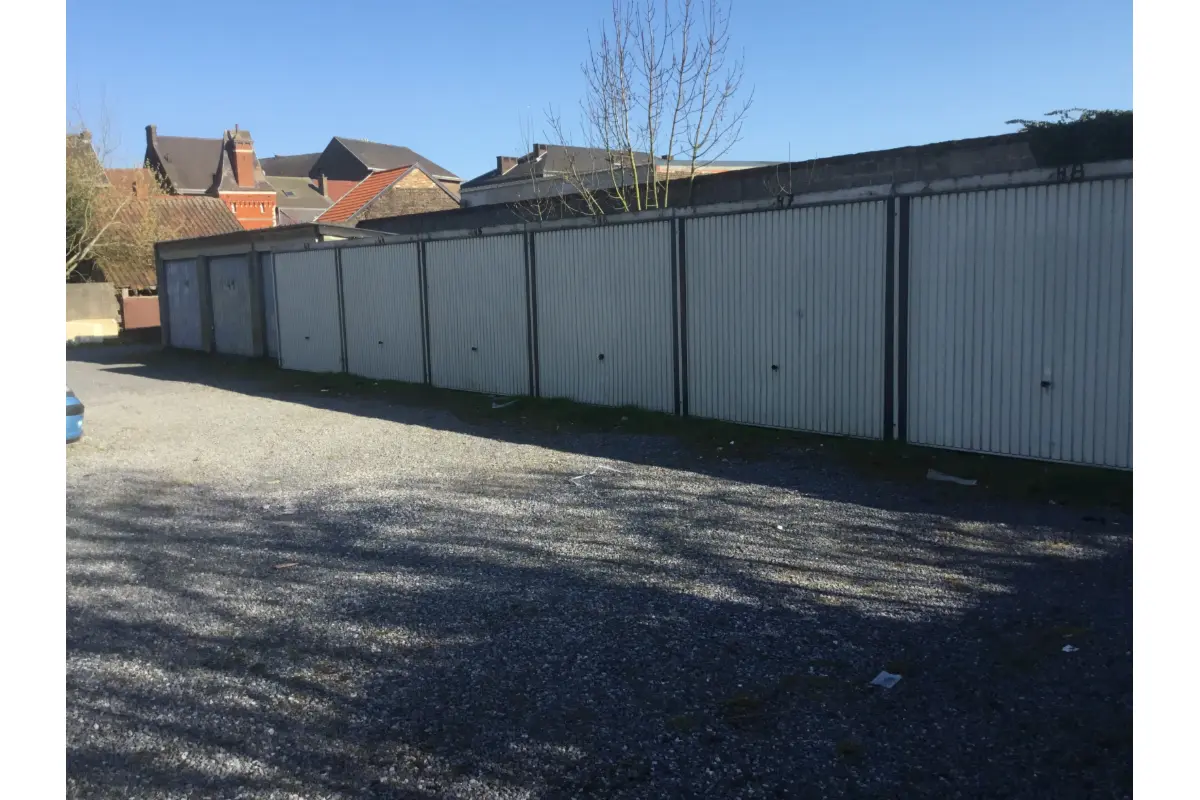 Parking & garage te  koop in Gilly 6060 254200.00€  slaapkamers m² - Zoekertje 775320