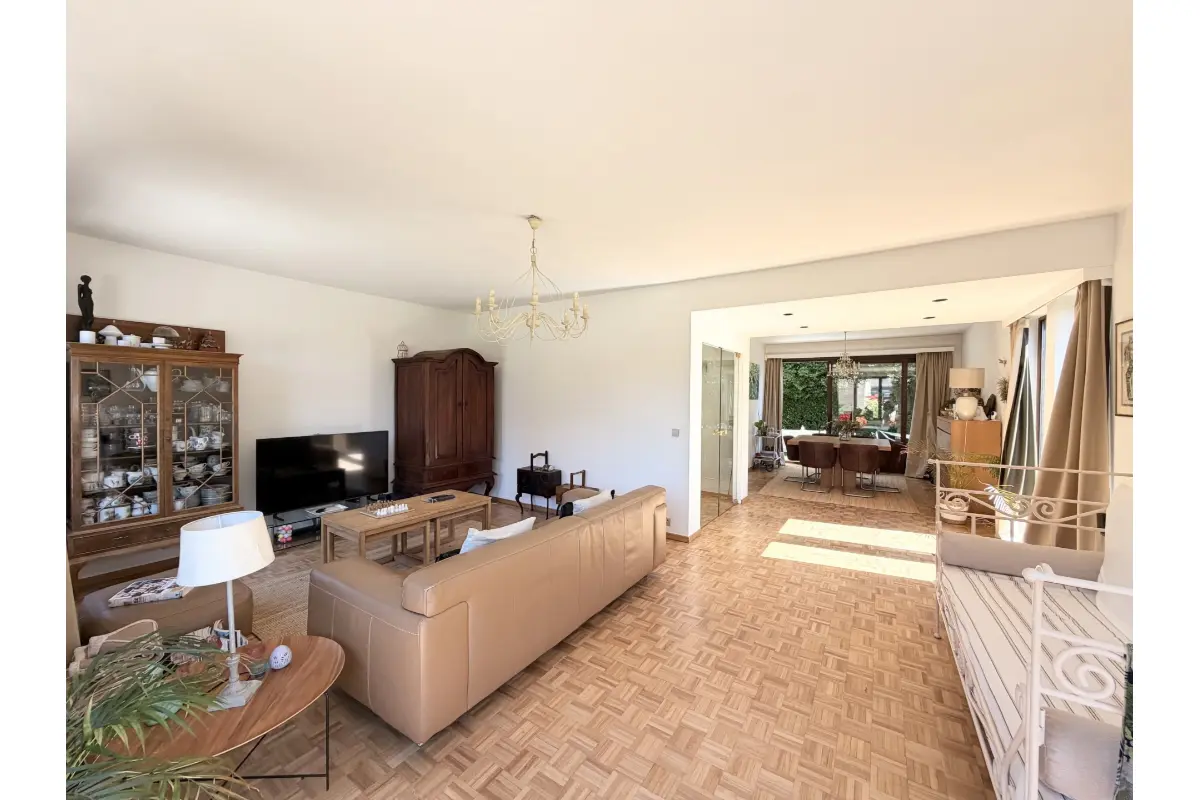 Huis te  huur in Sint-Pieters-Woluwe 1150 2400.00€ 3 slaapkamers 150.00m² - Zoekertje 775305