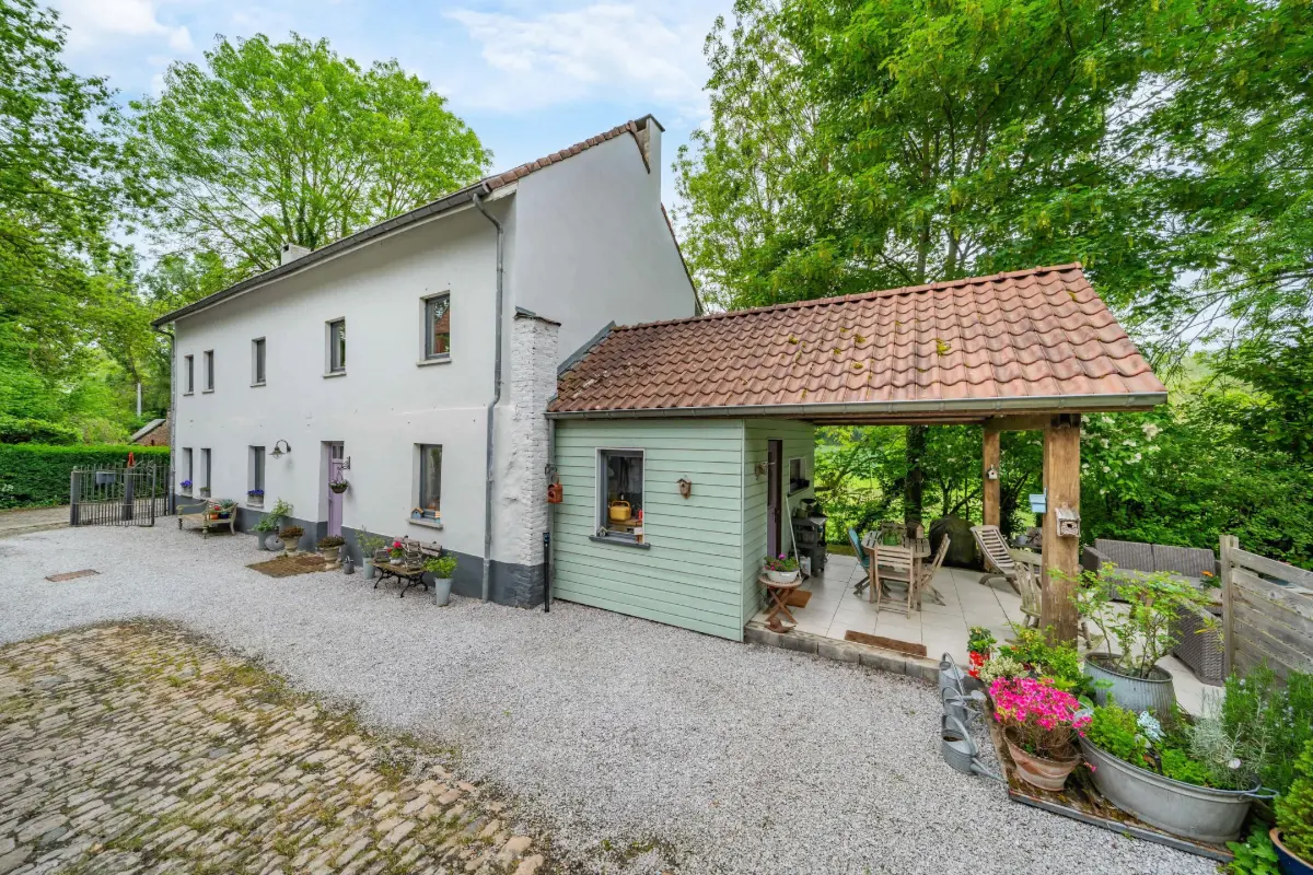 Bungalow te  koop in Geldenaken 1370 625000.00€ 4 slaapkamers 307.00m² - Zoekertje 774900