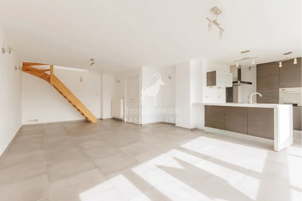 Duplex à louer à La Louvière 7100 1090.00€ 3 chambres 131.00m² - annonce 774357